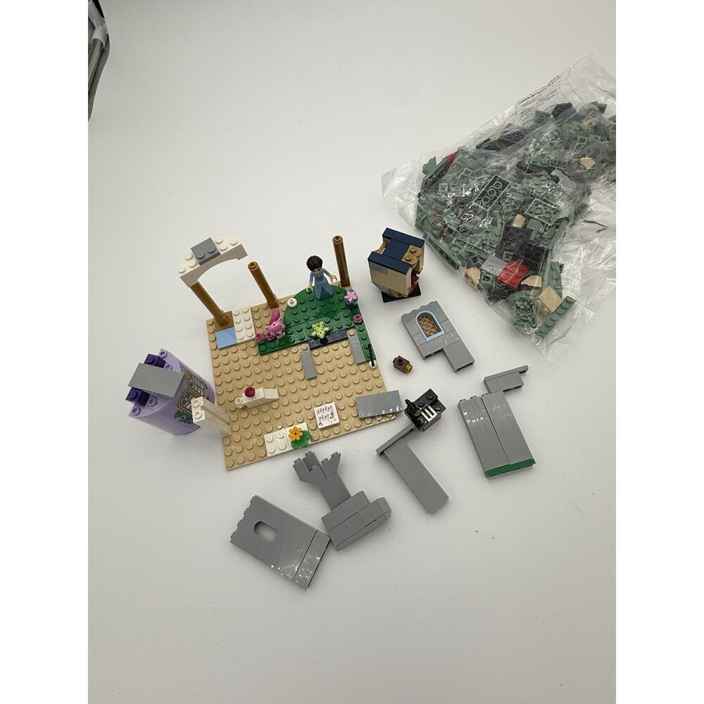 Lego Lot Pieces Princess Cat Turtle Sealed Bag Piano Castle Flowers